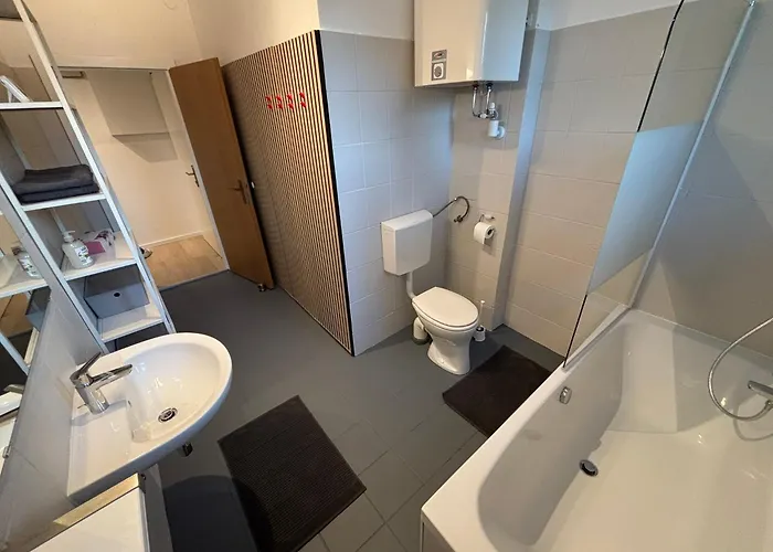 8 Josef 3rd Floor 44 M2